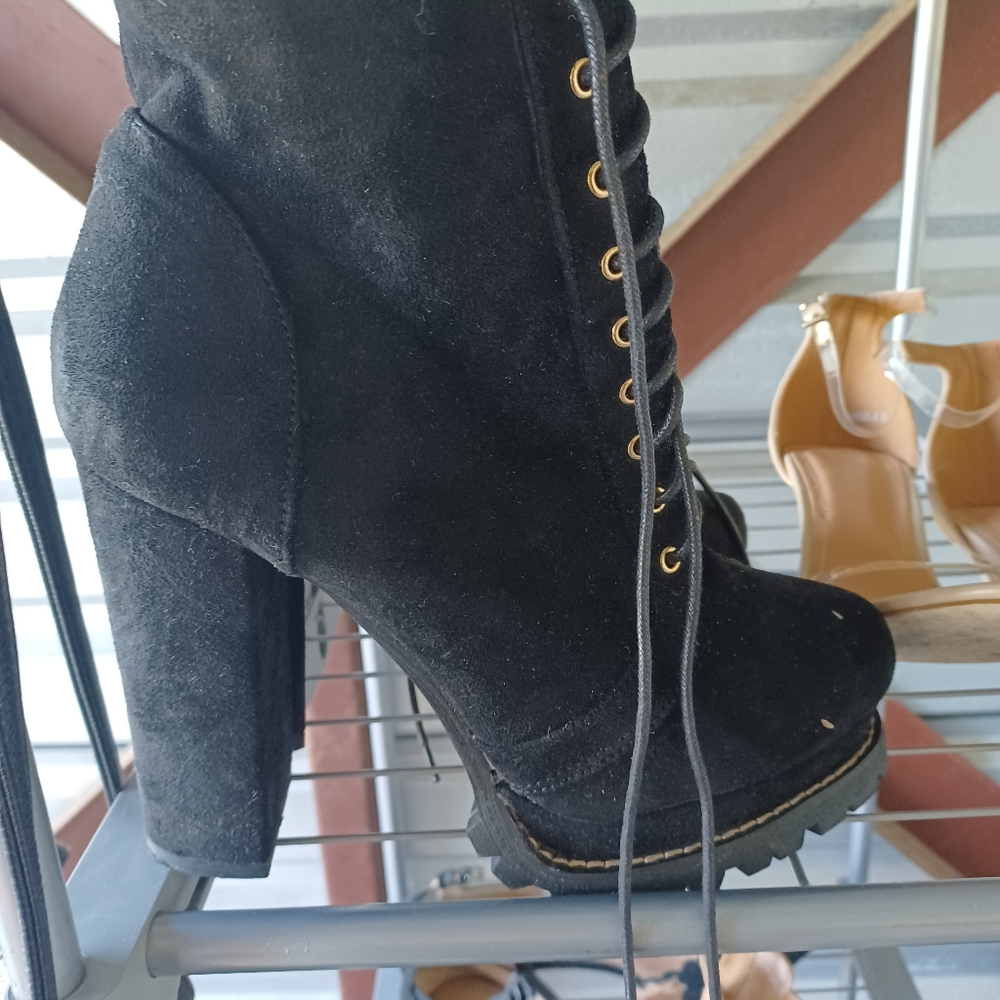 Ladies boots